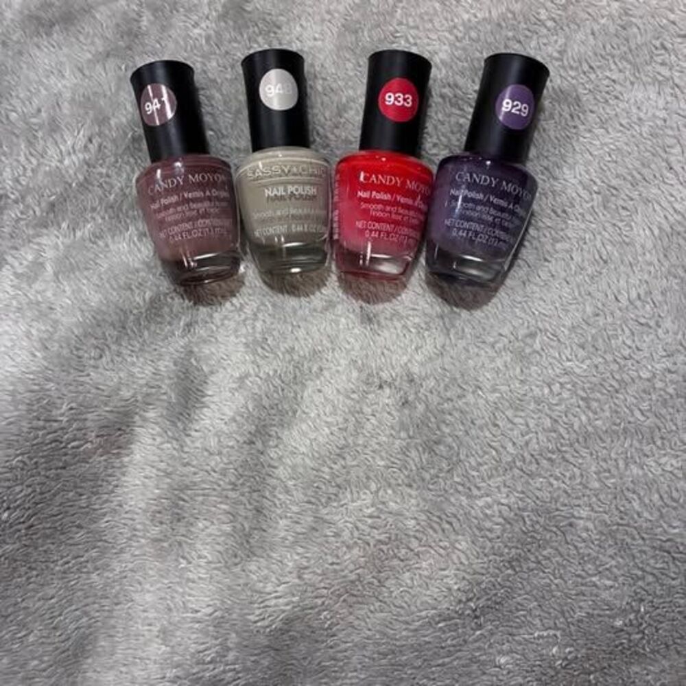Candy Moyo/Sassy Chic Nail Polish Set - 4 Bottles - NEW
